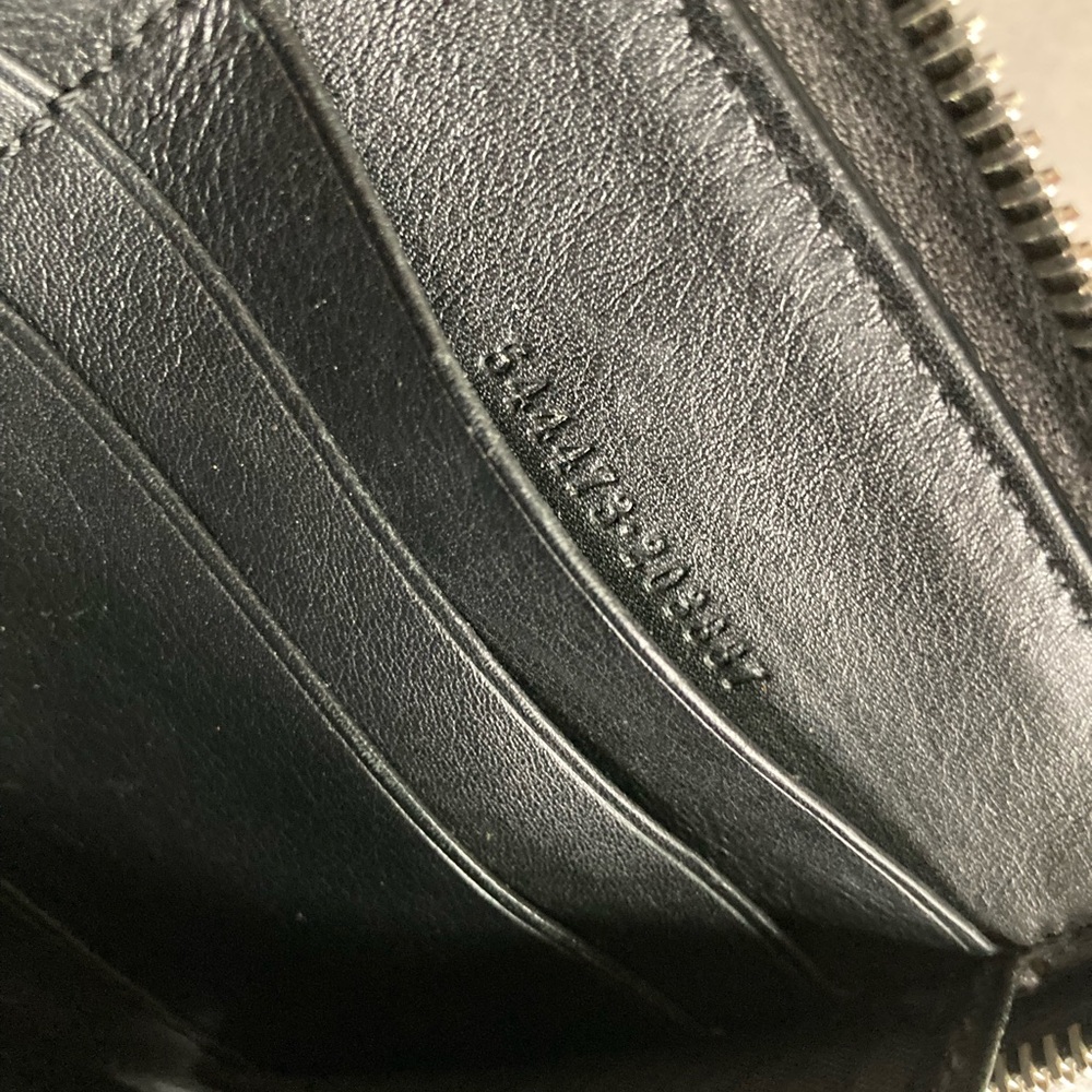 Gucci Black Micro Monogram Zip Wallet - Picture 4 of 6
